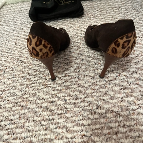 DONALD PLINER COUTURE Animal Print and Suede Peep Toe Heels - Picture 9 of 13